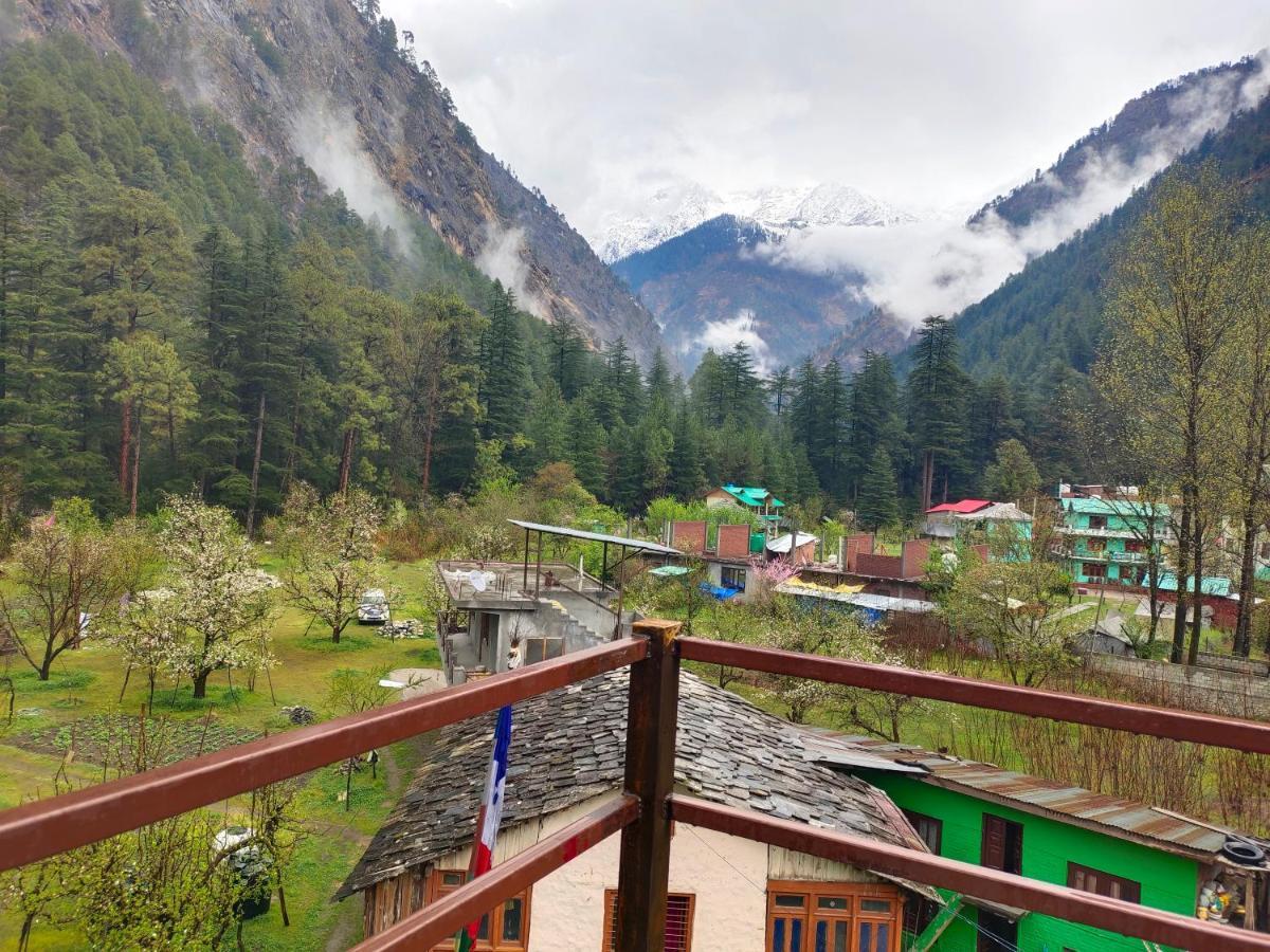 The Royal Orchard Kasol Hotel Exterior foto