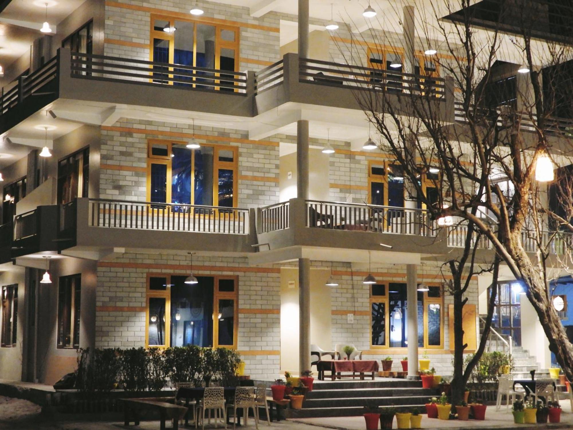 The Royal Orchard Kasol Hotel Exterior foto