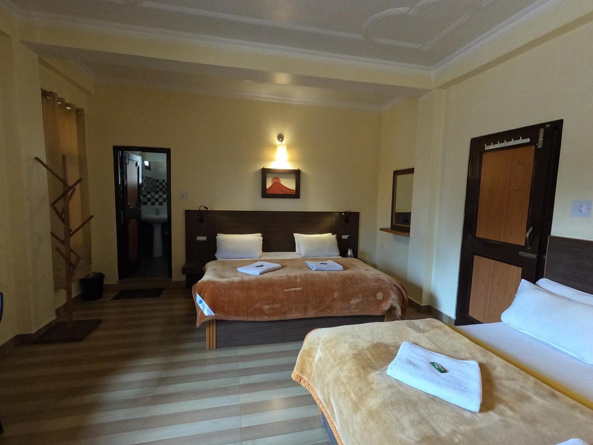 The Royal Orchard Kasol Hotel Exterior foto