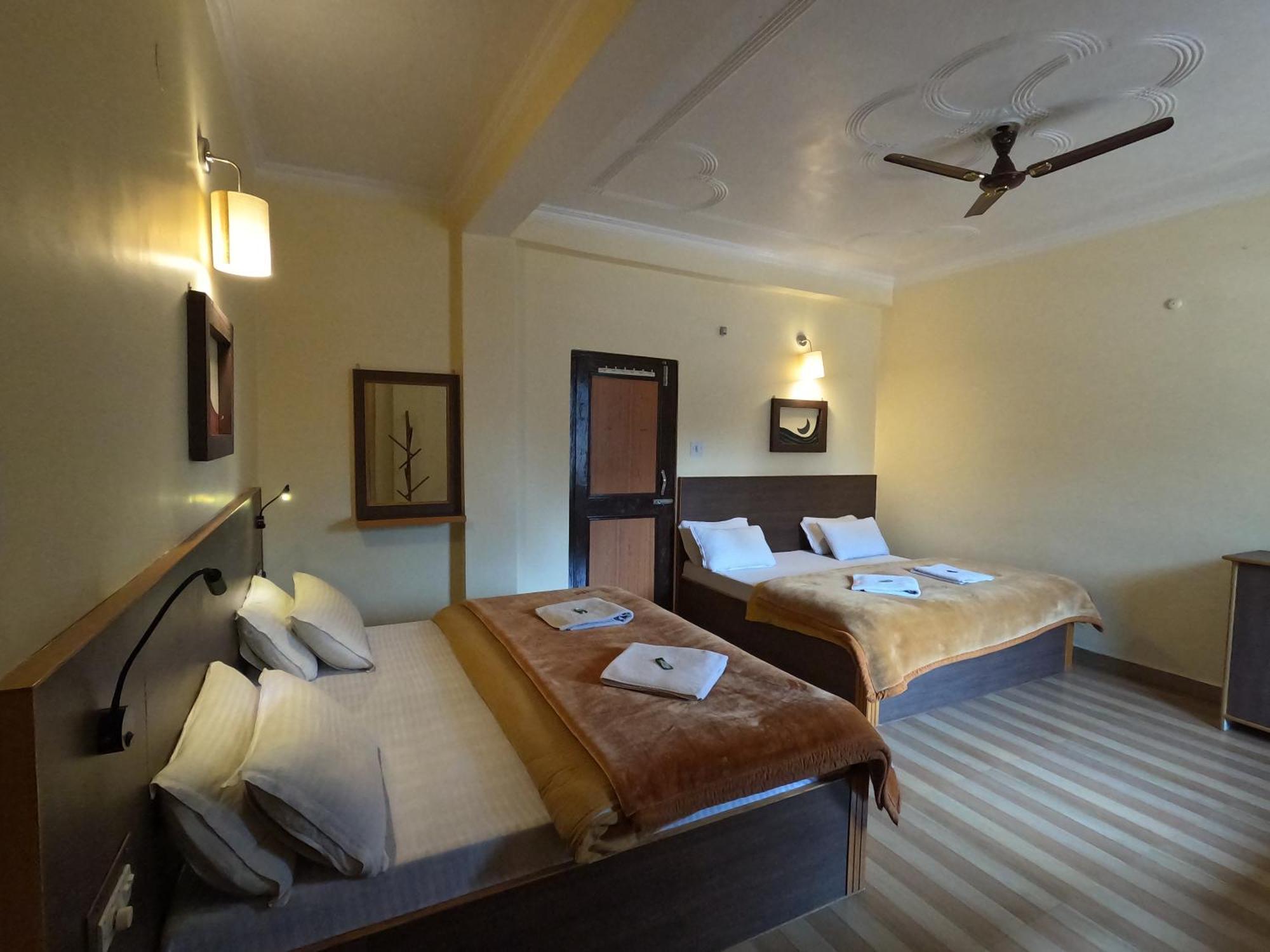 The Royal Orchard Kasol Hotel Exterior foto