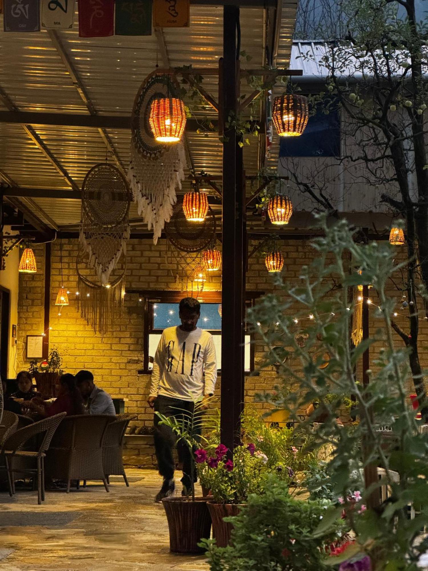 The Royal Orchard Kasol Hotel Exterior foto
