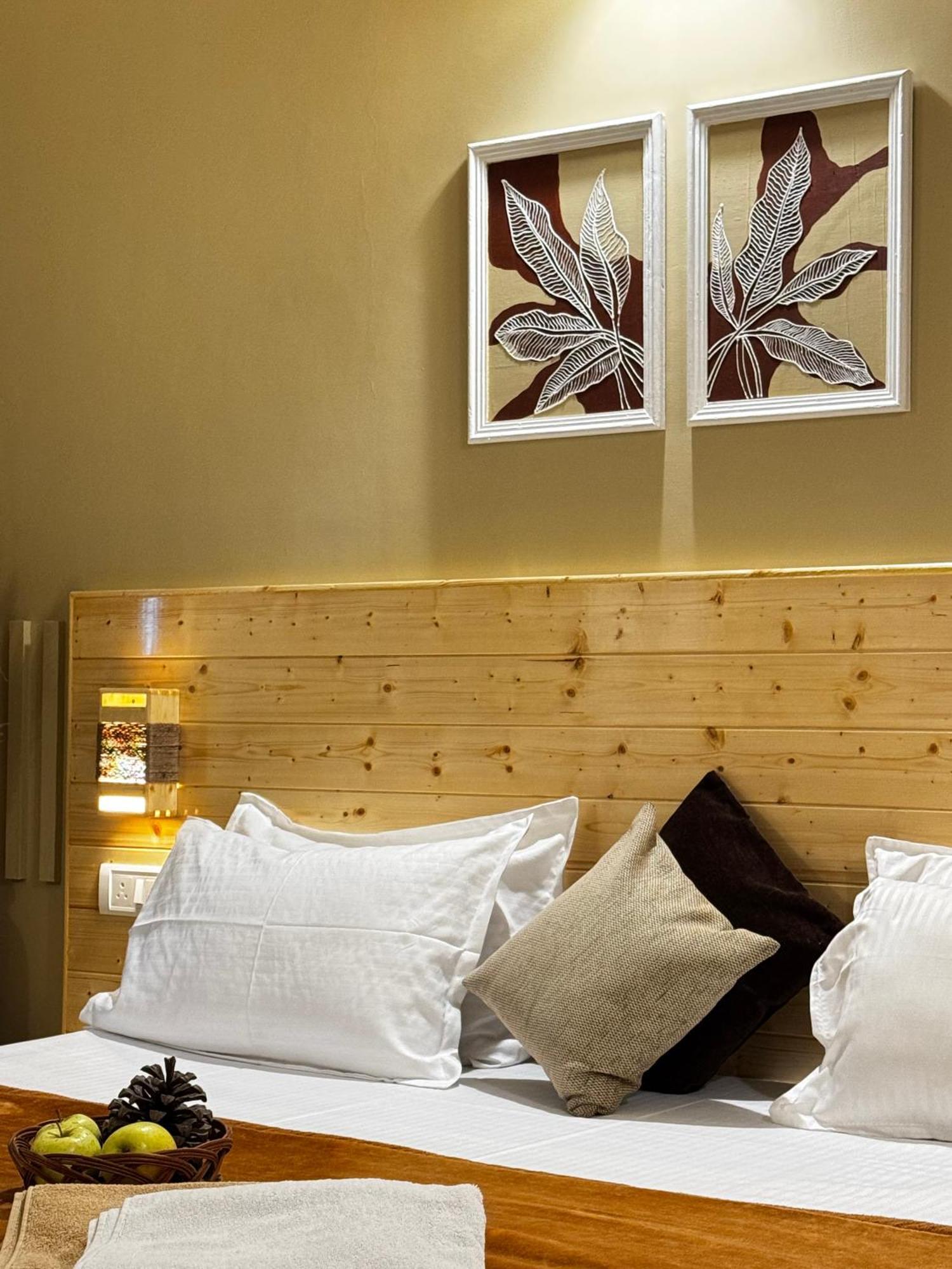 The Royal Orchard Kasol Hotel Exterior foto