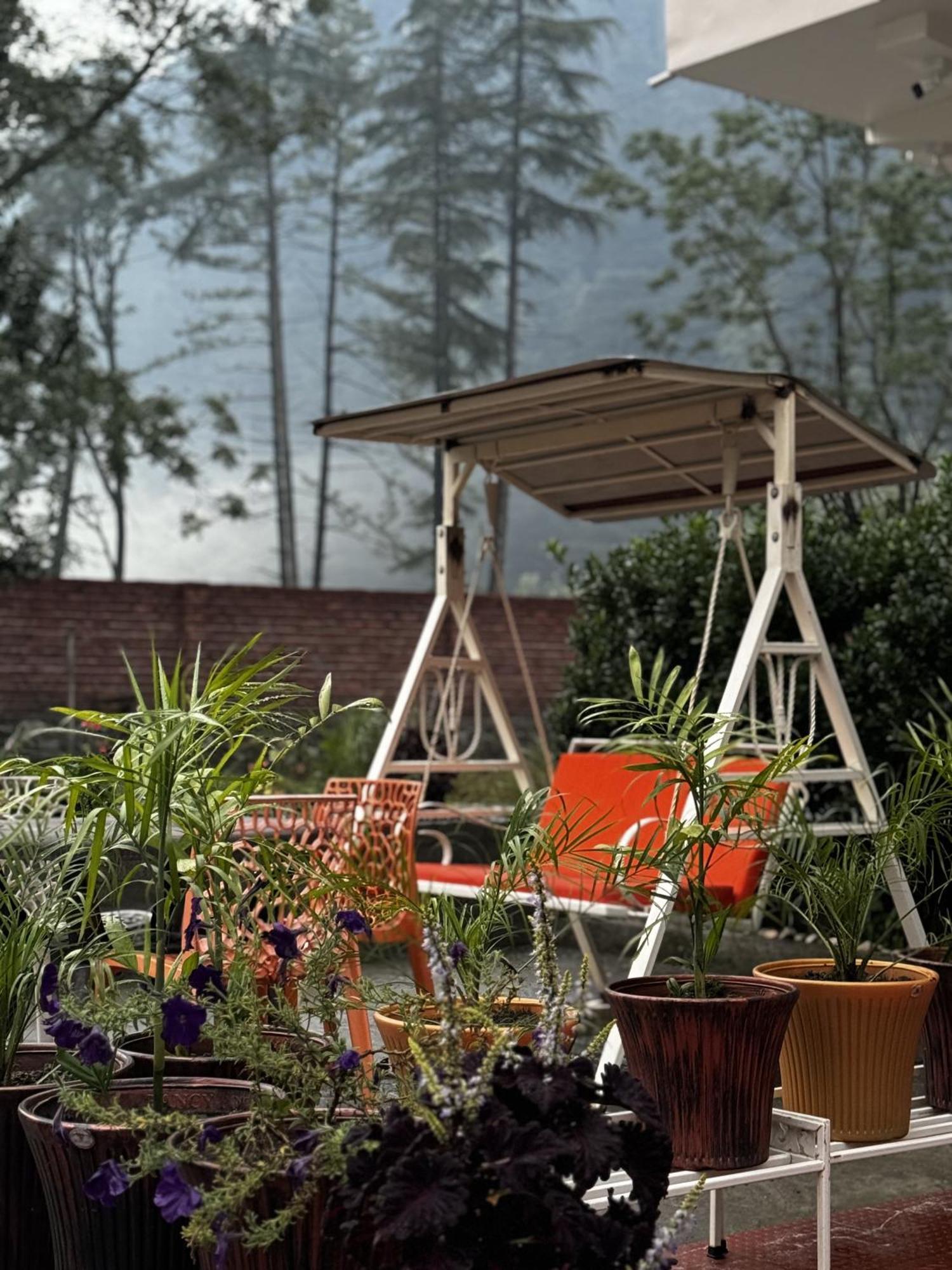The Royal Orchard Kasol Hotel Exterior foto