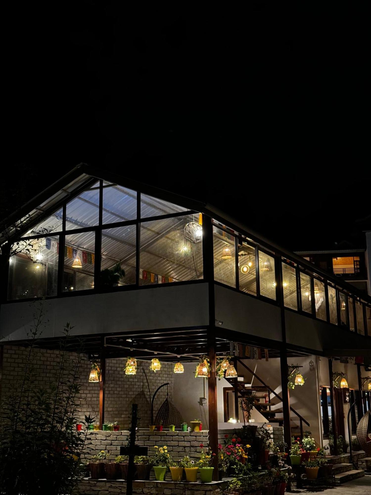 The Royal Orchard Kasol Hotel Exterior foto